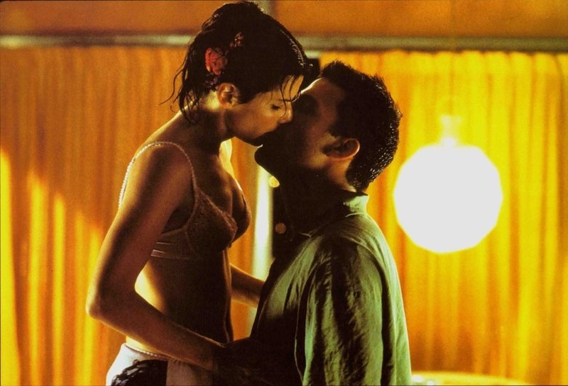 Sandra Bullock a offert des cachets pour l'haleine à Ben Affleck avant qu'ils ne s'embrassent | MovieStillsDB Photo by murraymomo/Dreamworks Pictures
