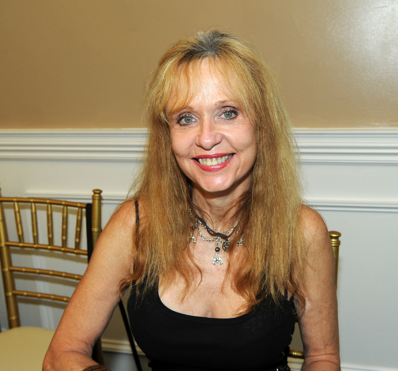 Linnea Quigley – Présent | Getty Images Photo by Bobby Bank