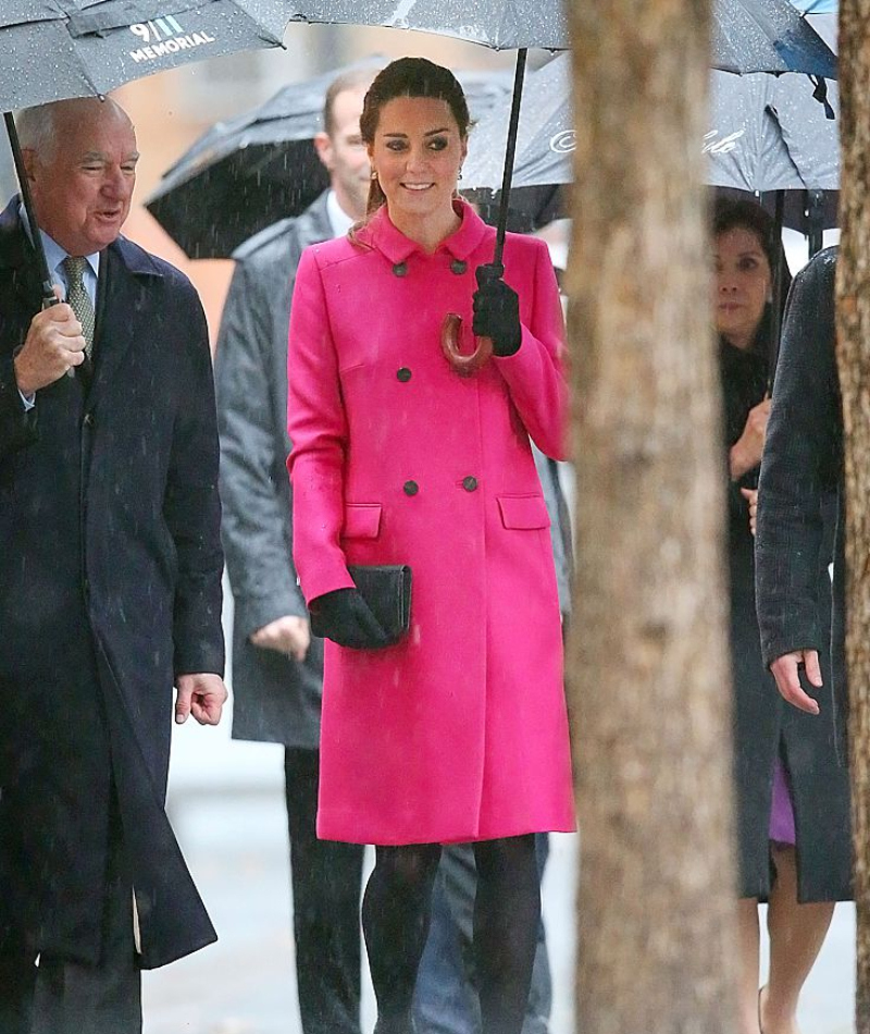 Le manteau rose de Mulberry – Décembre 2014 | Getty Images Photo by XPX/Star Max/GC Images