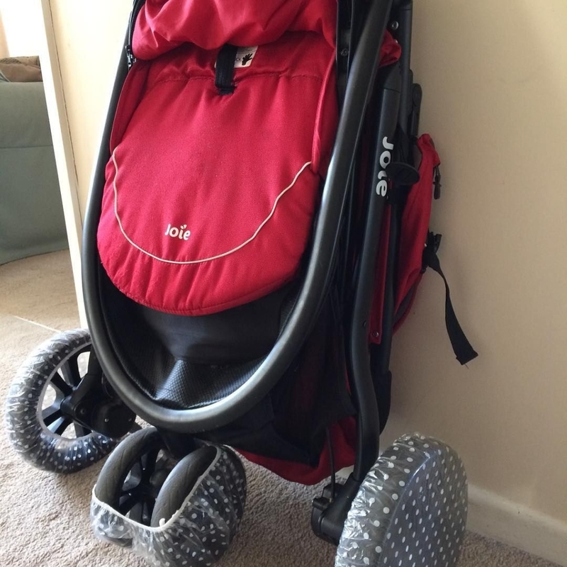 Protect Your Stroller Wheels From Rain or Mud | Twitter.com/babyexpo
