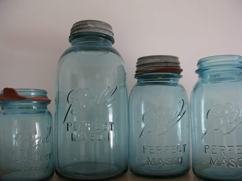 Using Glass Jars for Cleaning Products Can Do More Harm Than Good | Pinterest
