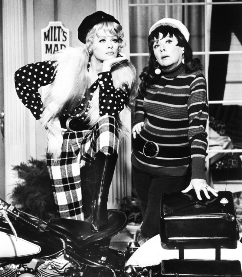 Lucy and Viv: The Beatniks - The Lucy Show,1967 | Alamy Stock Photo