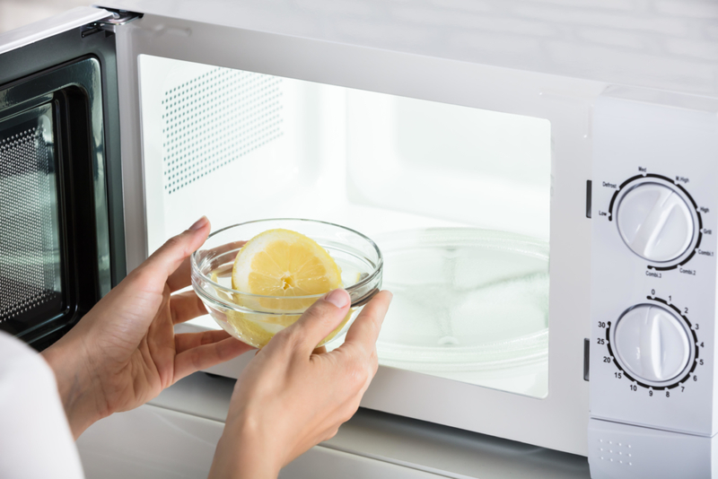 Easily Clean Your Microwave | Alamy Stock Photo by Andriy Popov