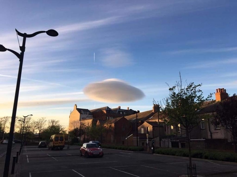 Aliens in the Clouds | Reddit.com/Glurt