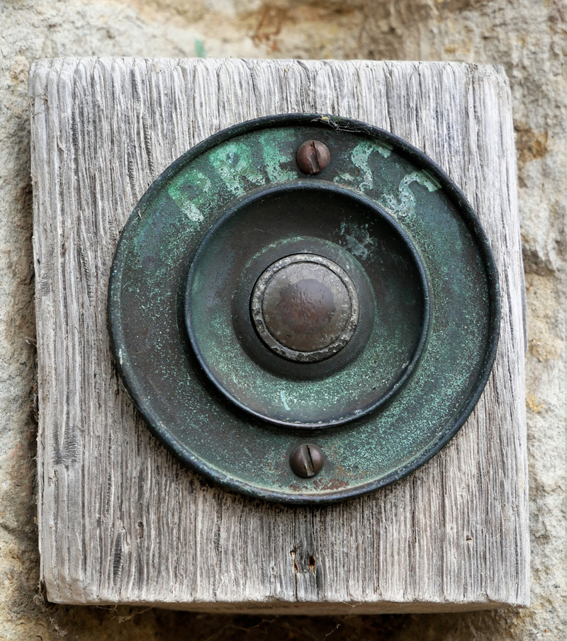 Younger People Don’t Really Use Doorbells Anymore | Tom Payne/Shutterstock