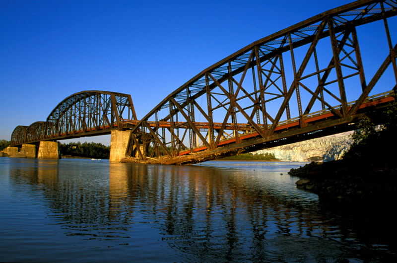 Lakina River Bridge, USA | Alamy Stock Photo by Ron Niebrugge