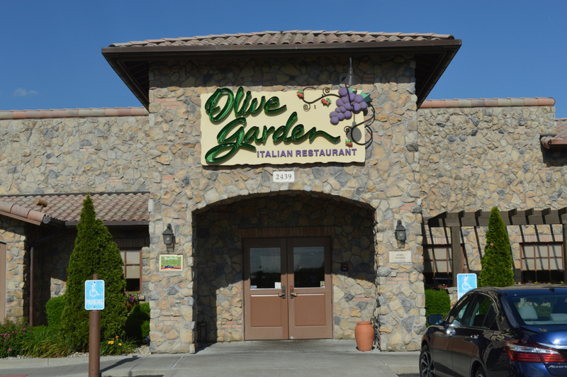 Olive Garden | Shutterstock