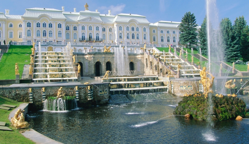 Peterhof Palace | Alamy Stock Photo
