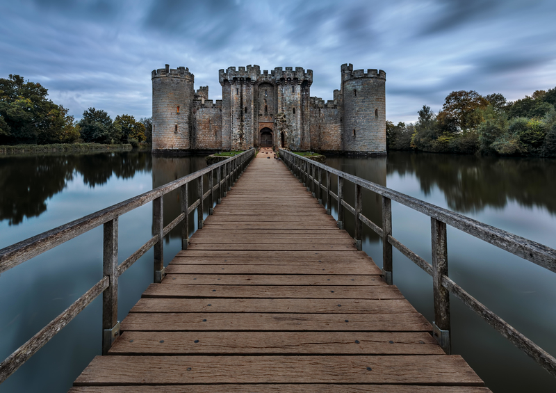 The Bodiam Castle in England | Alamy Stock Photo by Jim Monk 