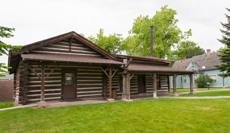 Montana - C.M. Russell Log Cabin | Alamy Stock Photo