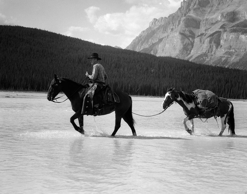Cowboys Had the Reputation of Smelling Like Their Horse | Getty Images Photo by H. Armstrong Roberts/ClassicStock