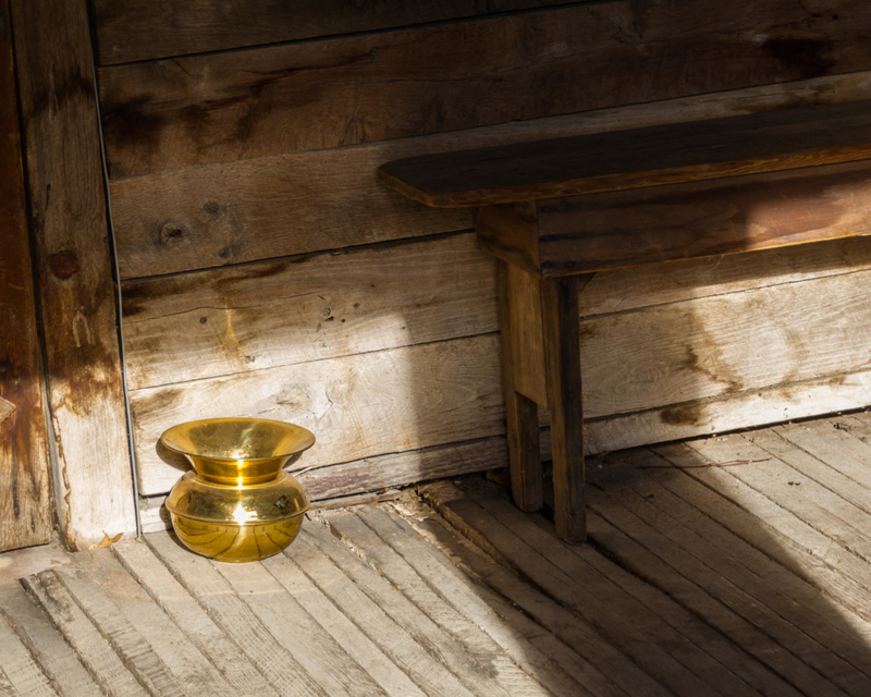 The Saloon Spittoon | Alamy Stock Photo by Jeremy Walter 