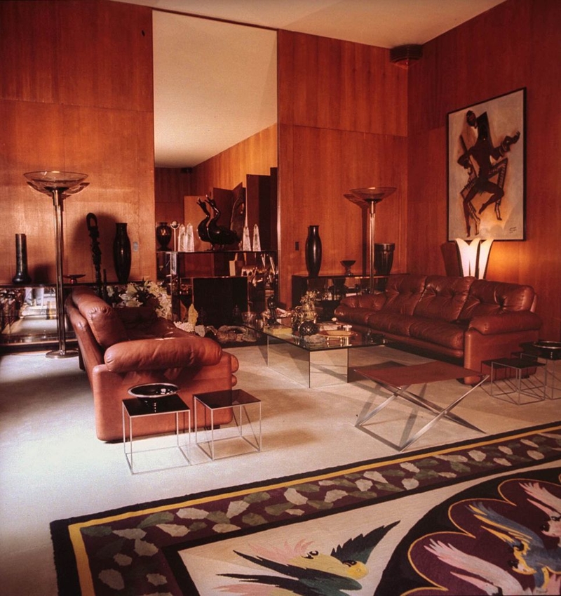 Massive Leather Sofas Are An Eyesore | Getty Images Photo by Horst P. Horst/Condé Nast