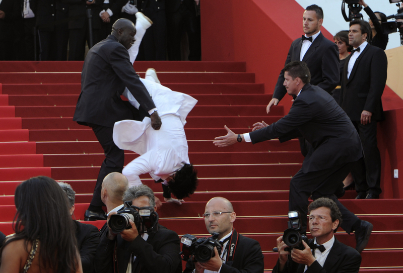 Did Jason Derulo Take a Dive? | Getty Images Photo By ANNE-CHRISTINE POUJOULAT
