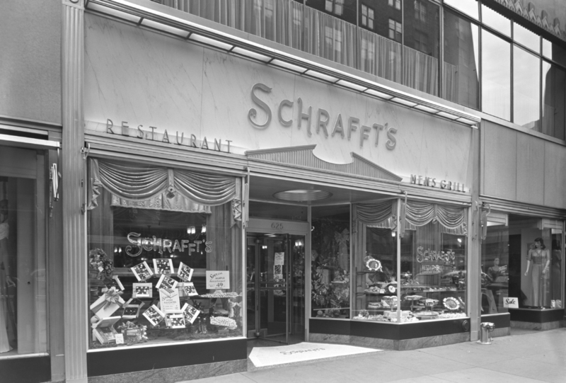 Schrafft’s | Alamy Stock Photo by Hum Historical 