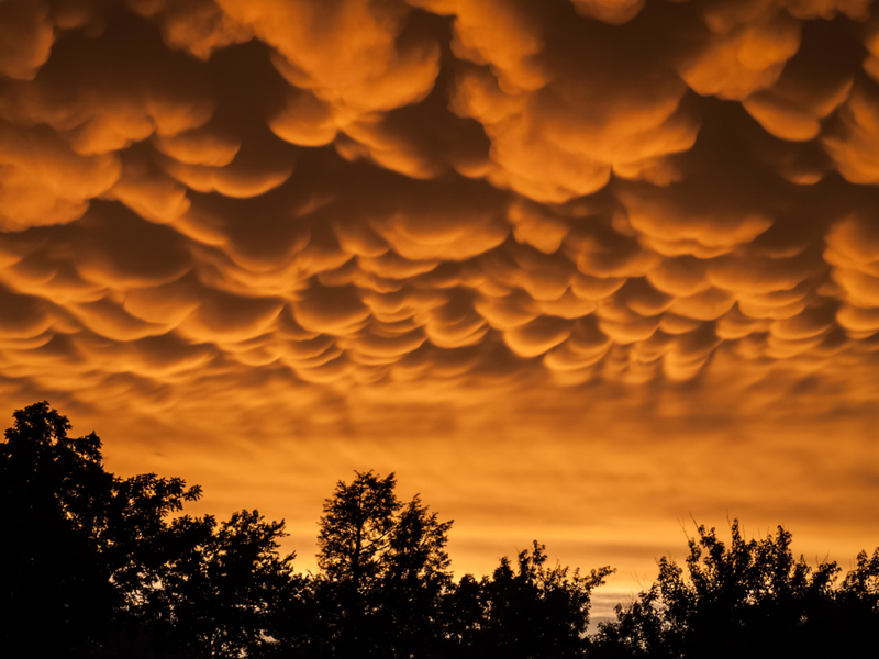 Mammary Clouds! | Alamy Stock Photo by Kenneth Norton 