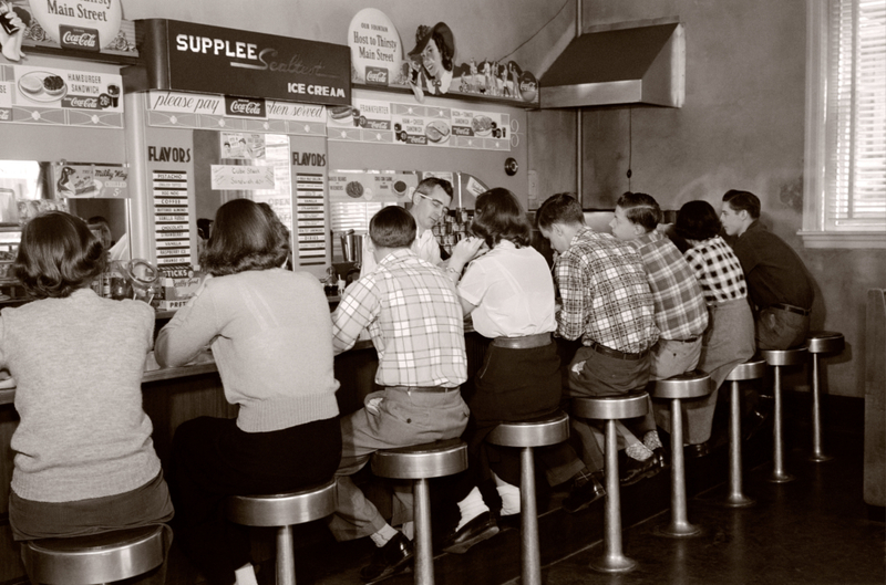 The Soda Fountain Gatherings | Alamy Stock Photo by H. ARMSTRONG ROBERTS/ClassicStock