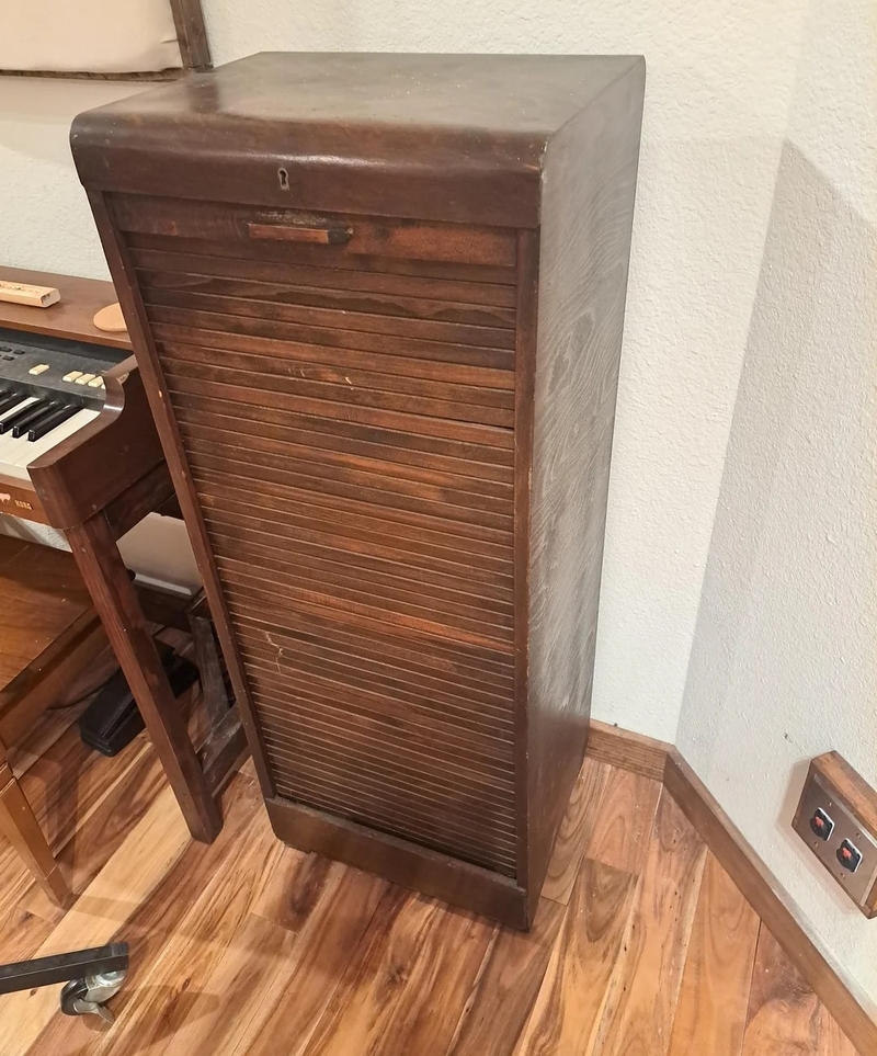 Music Cabinets | Reddit.com/EdWoodSnowden