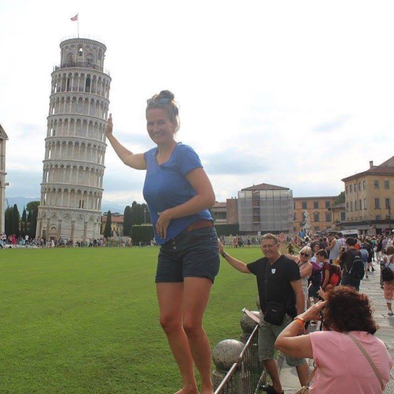 Leaning Tower Of Butts | Imgur.com/2LxiWHO