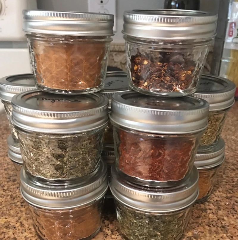 Use Baby Food Jars for Spices | Reddit.com/ZeroWaste