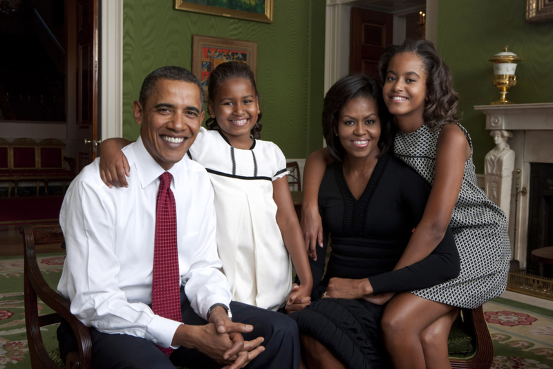 The First Family Photo | Alamy Stock Photo by Annie Leibovitz /Everett Collection Inc/BSLOC 2011 7 132