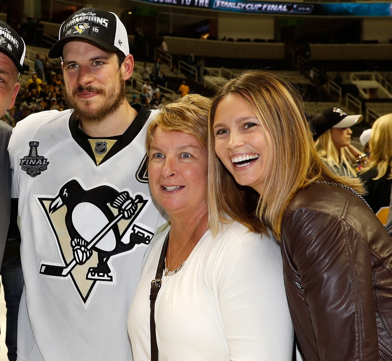 Sidney Crosby and Kathy Leutner | Getty Images Photo by Christian Petersen