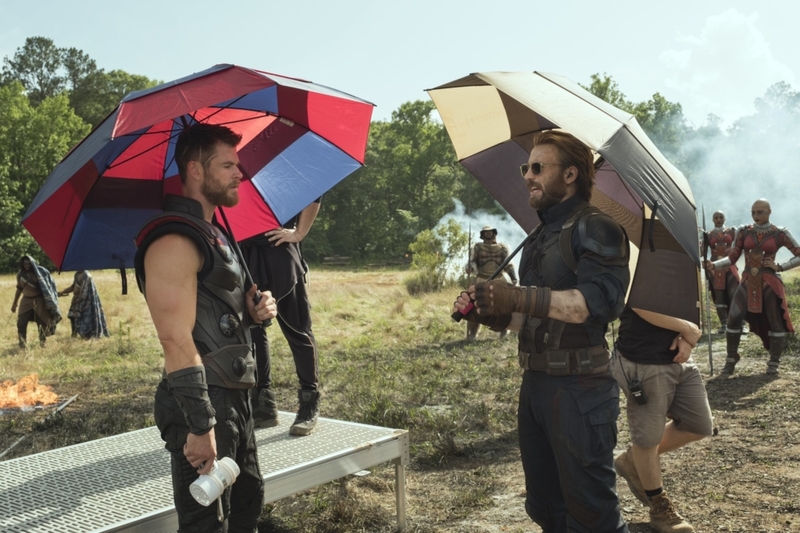Hemsworth Breaks up Battlefield Tensions With Unscripted Moments | MovieStillsDB