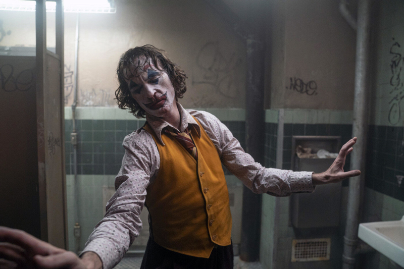 Joaquin Phoenix Did an Extemporaneous Dance in “Joker” | Alamy Stock Photo