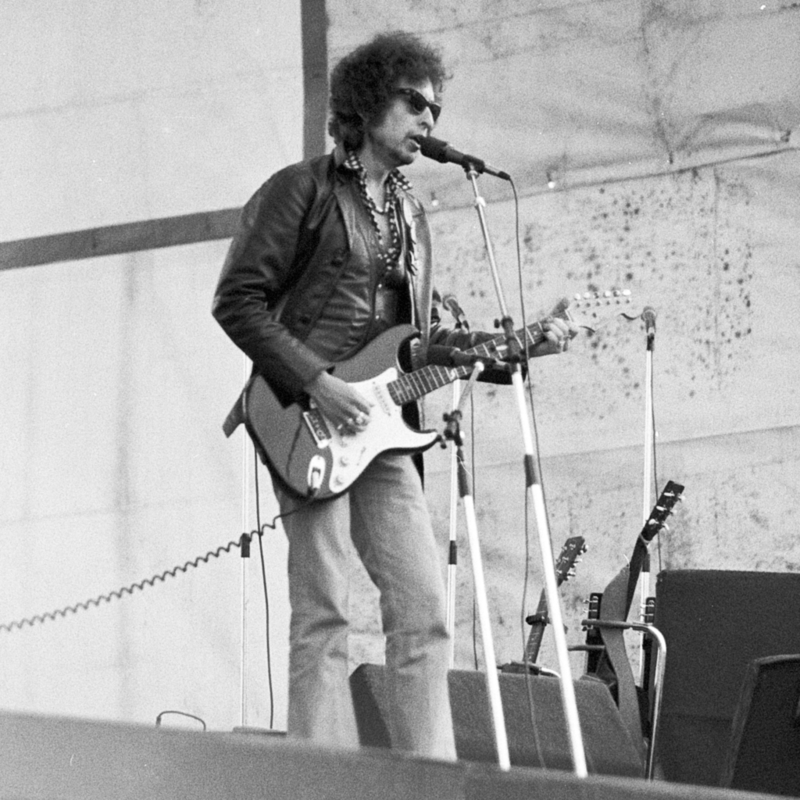 “Rainy Day Women 12 & 35” – Bob Dylan | Alamy Stock Photo