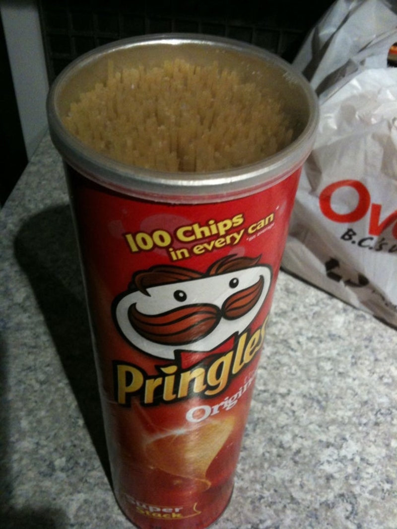 Use a Pringles Can to Store Spaghetti | reddit.com/Westendo
