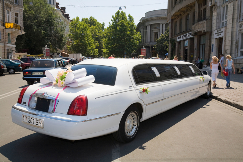 Expensive Limo Drives or Carriages | Alamy Stock Photo