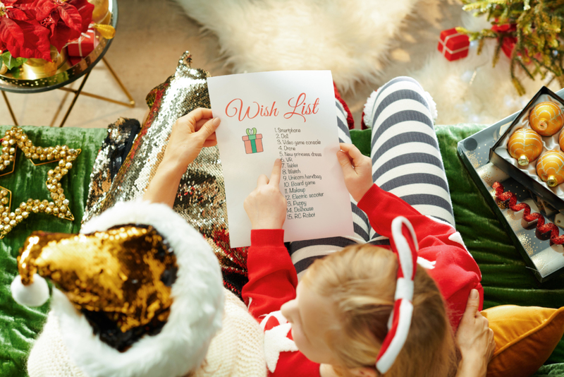 Kid Gift Checklist | Alamy Stock Photo