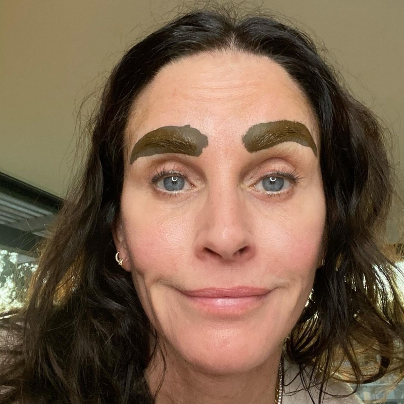 Courtney Cox Raises an Eyebrow or Two | Instagram/@courteneycoxofficial