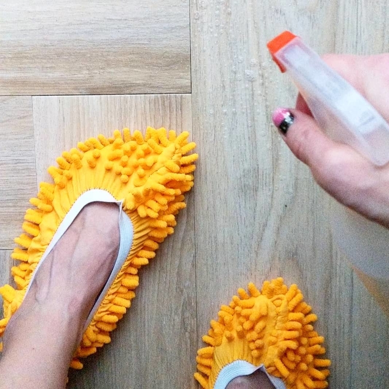 Mop Shoe Covers | Instagram/@heathernicoletoledo