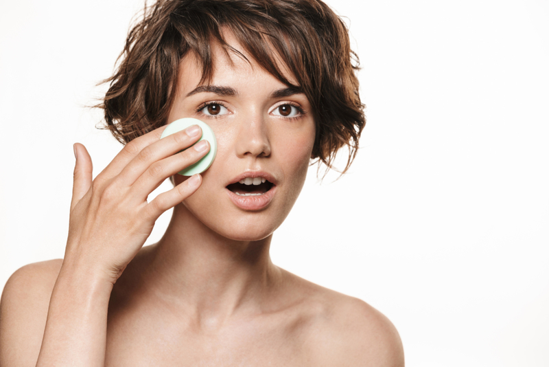 Do Not Use Concealer This Way | Alamy Stock Photo