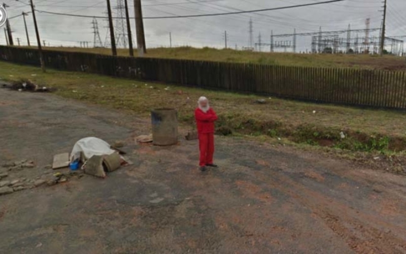 A Humble Santa | Imgur.com/8Tydzr9 via Google Street View