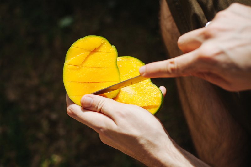 Simple Mango Prep | Getty Images Photo by foxline
