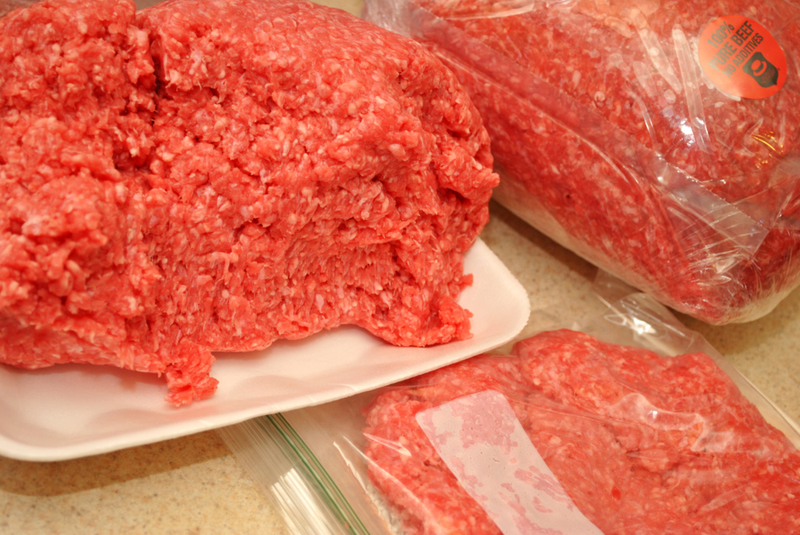 Flatten Your Ground Beef Before Storing | Alamy Stock Photo by Collins