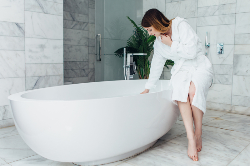 Take a Detox/Oxygenating Bath | Shutterstock