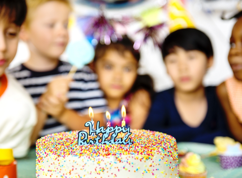 Celebrando los cumpleaños | Shutterstock