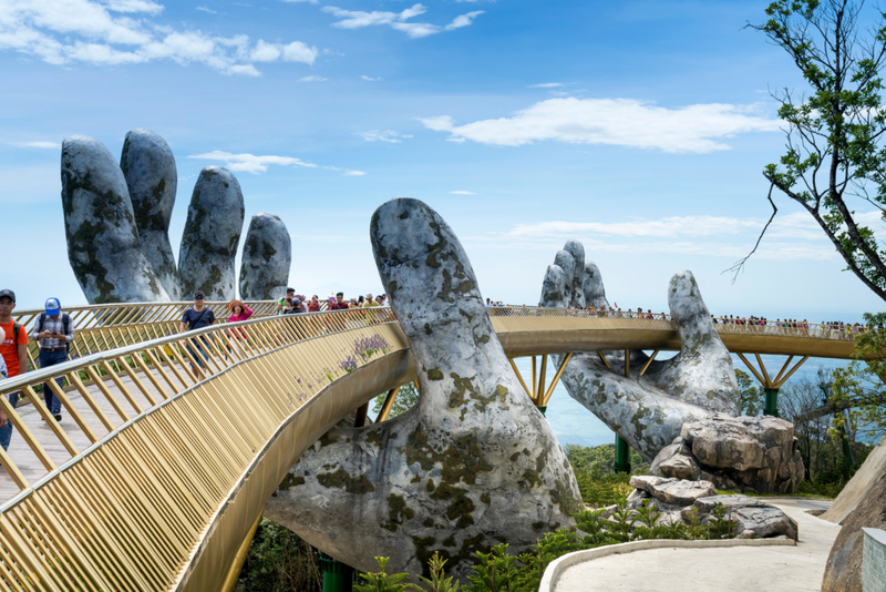 He’s Got the Whole Bridge in His Hands | Alamy Stock Photo by Quang Nguyen Vinh