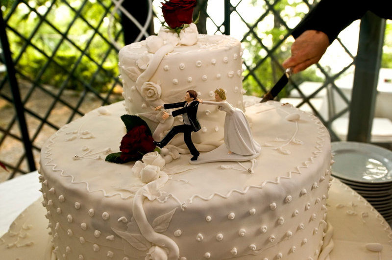 Those Oh-So-Funny Cake Toppers | Alamy Stock Photo