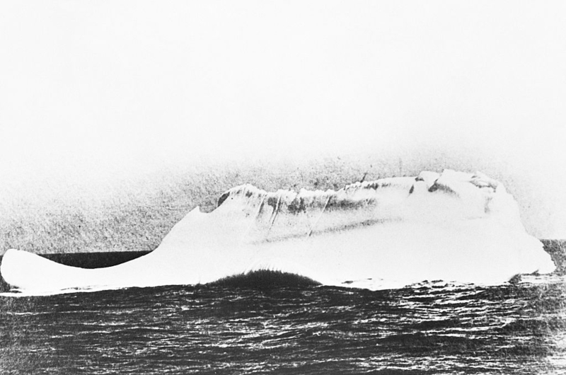 El iceberg se mantuvo a flote cerca | Getty Images Photo by Bettmann
