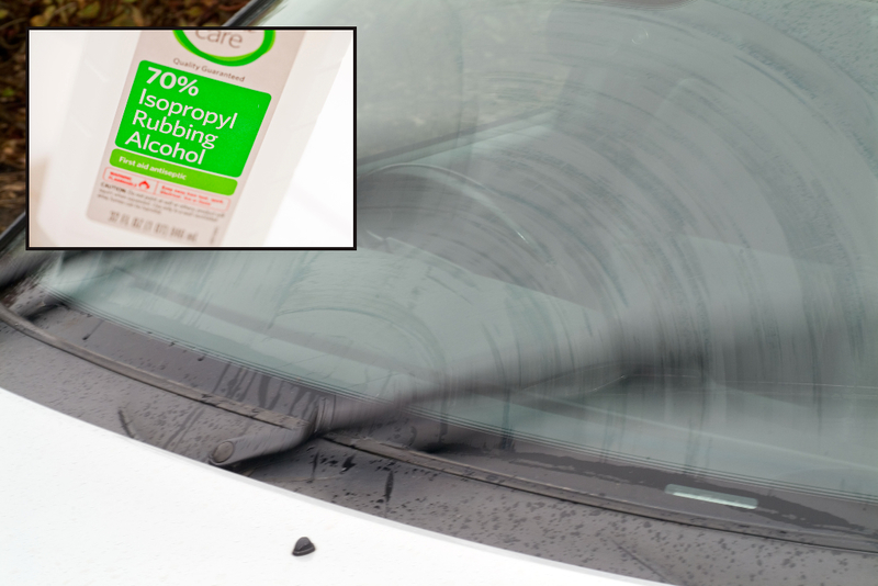Use Rubbing Alcohol to Clean Wiper Blades | Alamy Stock Photo by B Christopher & picturesbyrob/fc1