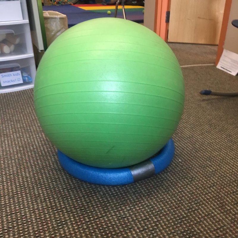 Physioball Chair | Instagram/@yumstheraplay