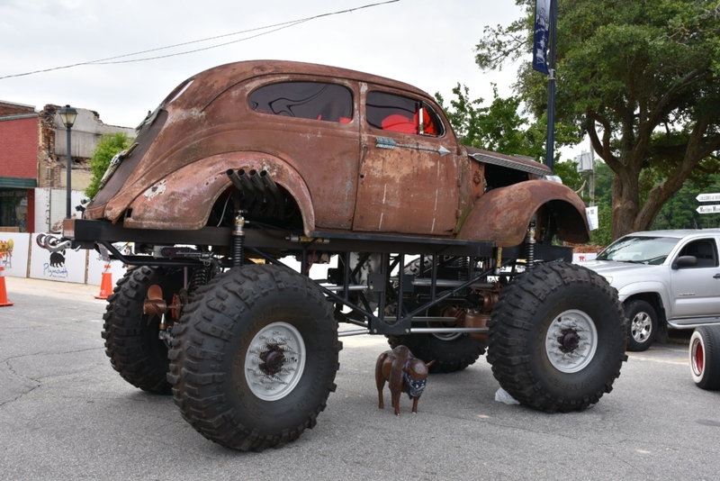 A Rusty Monster Truck | Alamy Stock Photo