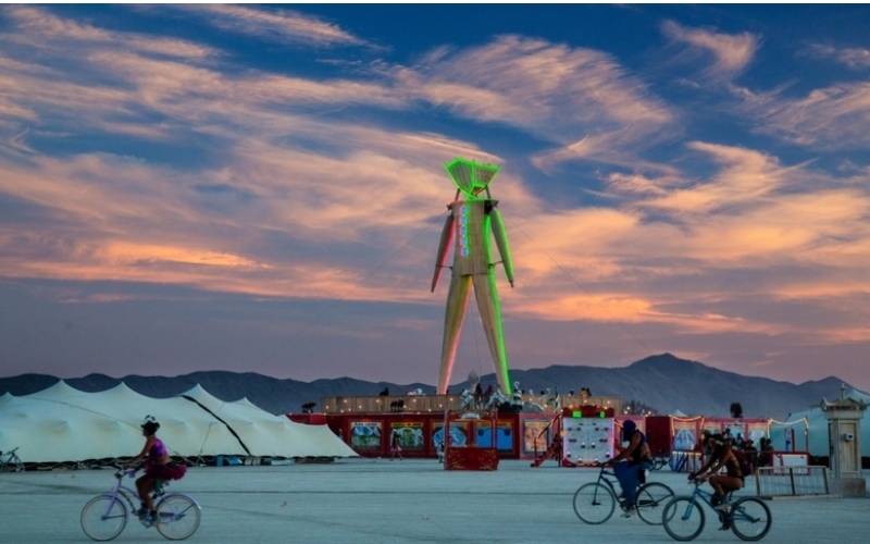 Die Burning-Man-Skulptur | Alamy Stock Photo by BLM Photo