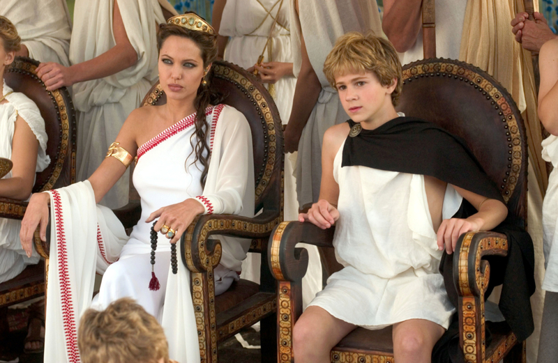 Angelina Jolie as Königin Olympias in Alexander | MovieStillsDB