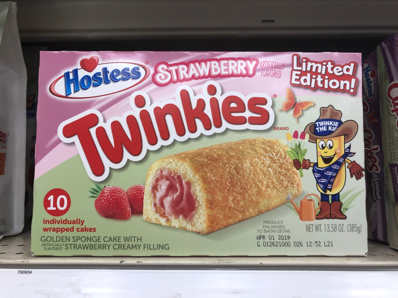 Strawberry Cream Twinkies | Shutterstock Photo by melissamn