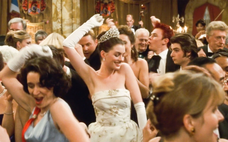 Final Dance Scene in “The Princess Diaries” | Alamy Stock Photo by Buena Vista Pictures/LANDMARK MEDIA